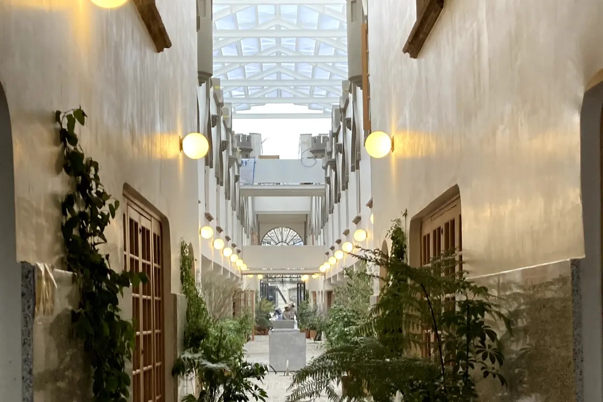 Vista interior del pasaje El Parián, en la colonia Roma. Vista interior del pasaje El Parián, en la colonia Roma.